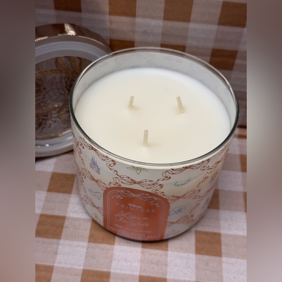 NEW B&BW Disney Princess Life’s A Fairytale Limited Edition 3 wick Candle - Picture 3 of 6